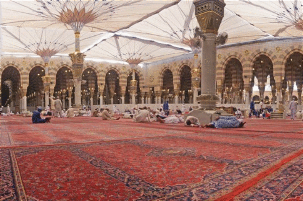 Fakta Menarik Karpet Masjid Nabawi