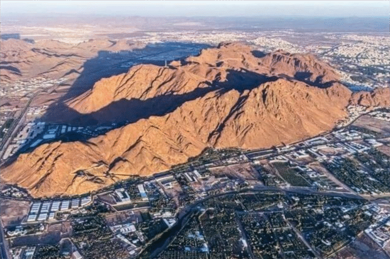 Jabal Uhud: Gunung Cinta Rasulullah dan Saksi Perjuangan Islam