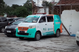 Ambulans dari Jamaah untuk Jamaah: Program Sosial Zam Zam Tour Bersama YSDC