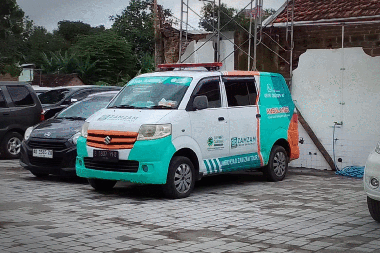 Ambulans dari Jamaah untuk Jamaah: Program Sosial Zam Zam Tour Bersama YSDC
