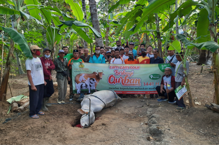 Program Sosial Zam Zam Tour : Qurban ke Pelosok Negeri